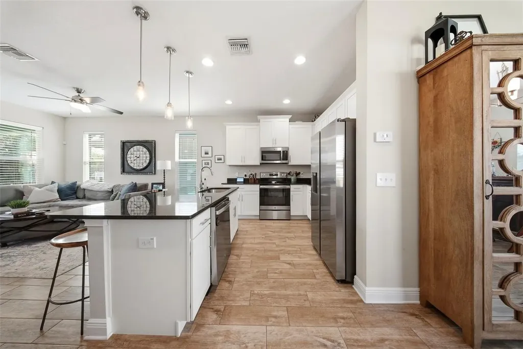 3023 W Spruce Street Tampa FL 33607