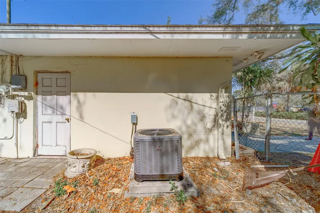 1300 S Hillcrest Avenue Clearwater FL 33756