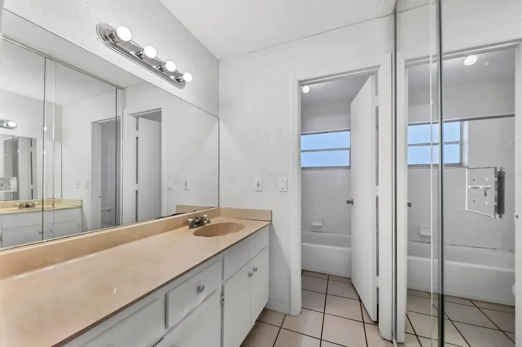 5503 Fountain Lake Circle Bradenton FL 34207