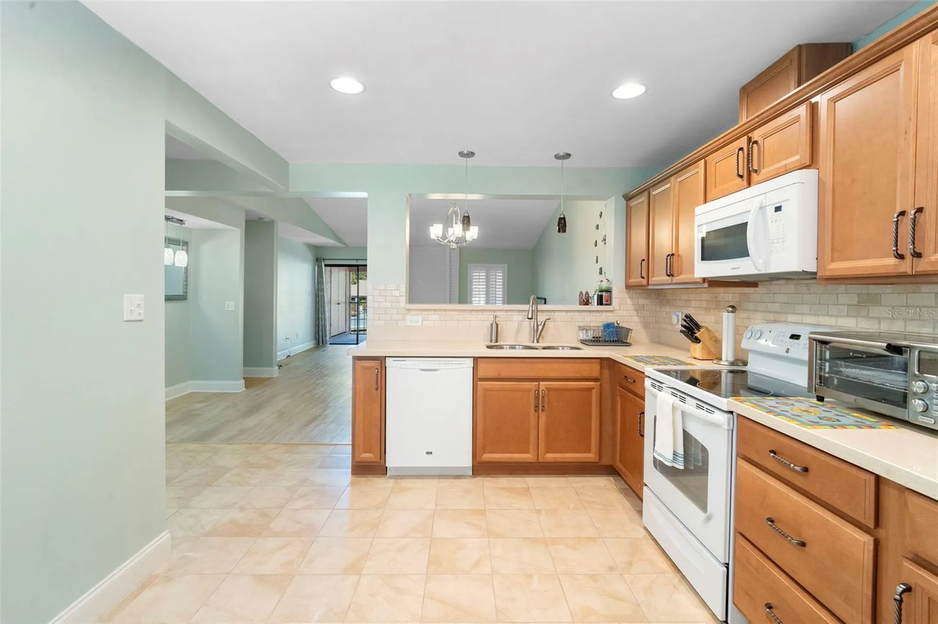 5 Escondido Circle Altamonte Springs FL 32701