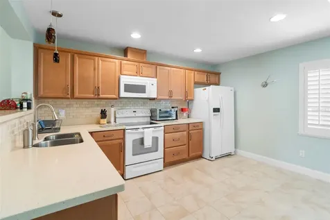 5 Escondido Circle Altamonte Springs FL 32701
