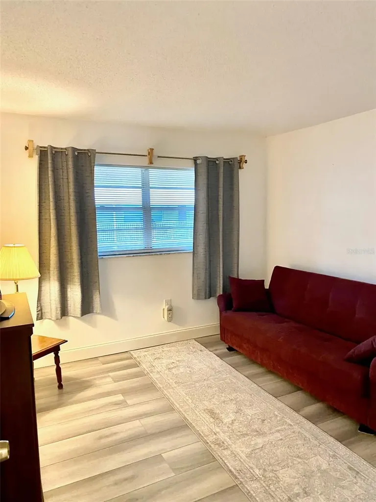10032 65th Avenue N St Petersburg FL 33708