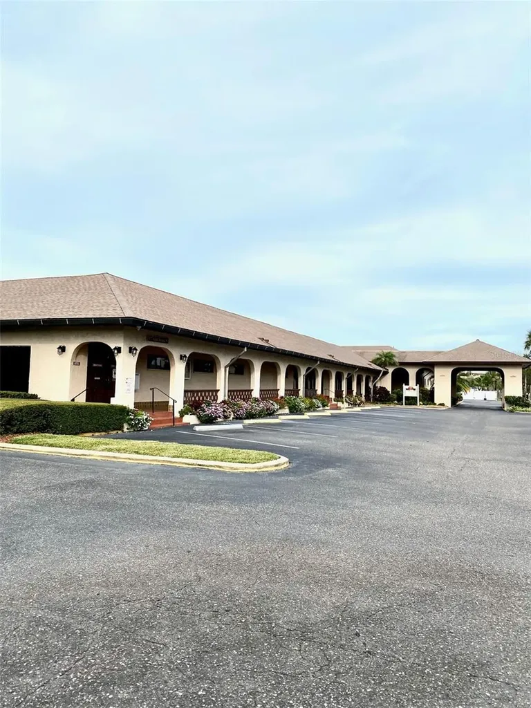 10032 65th Avenue N St Petersburg FL 33708