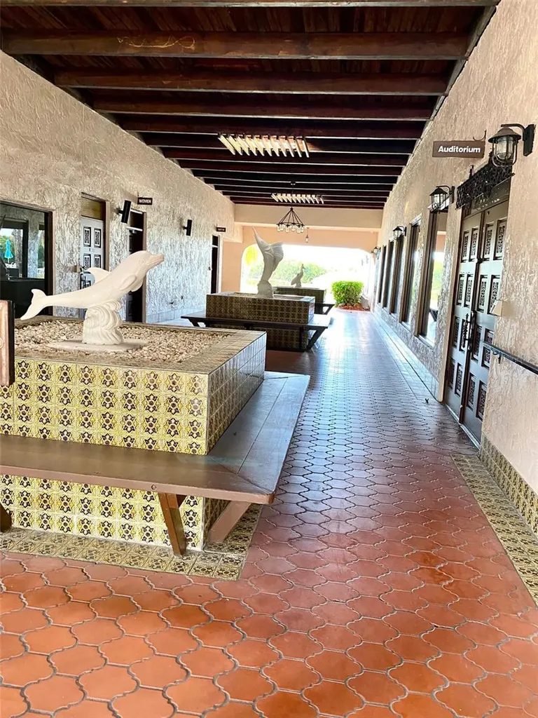 10032 65th Avenue N St Petersburg FL 33708