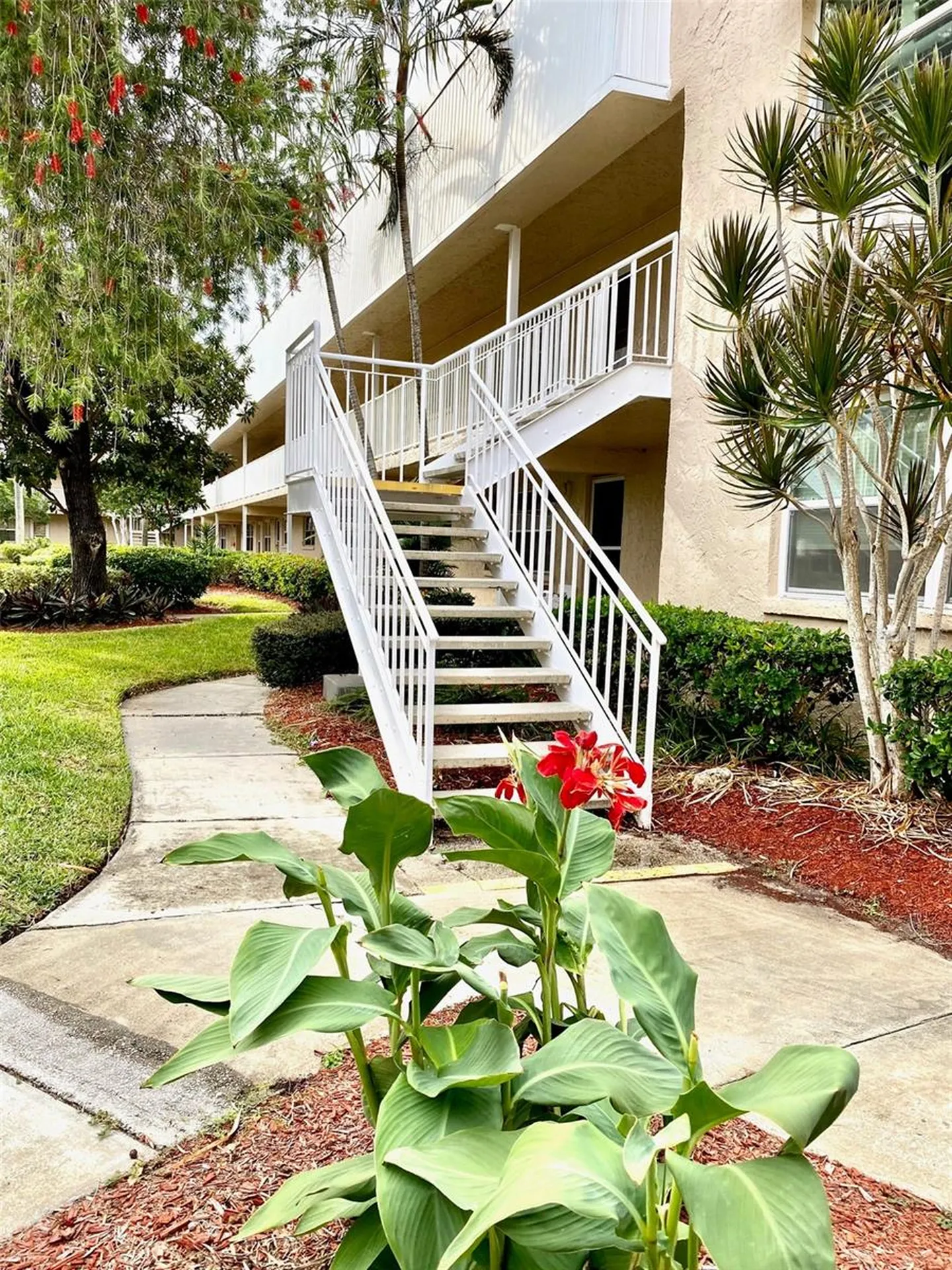 10032 65th Avenue N St Petersburg FL 33708