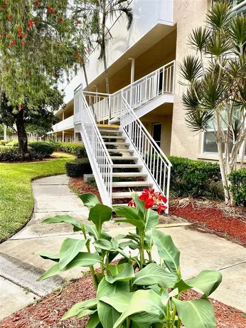 10032 65th Avenue N St Petersburg FL 33708