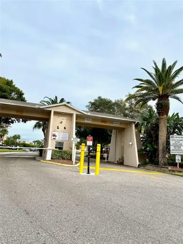 10032 65th Avenue N St Petersburg FL 33708