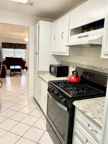 10032 65th Avenue N St Petersburg FL 33708