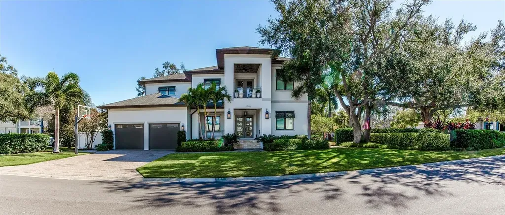 2501 S Dundee Street Tampa FL 33629