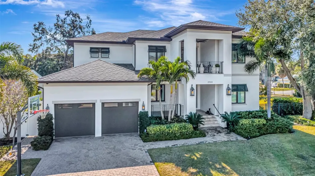 2501 S Dundee Street Tampa FL 33629