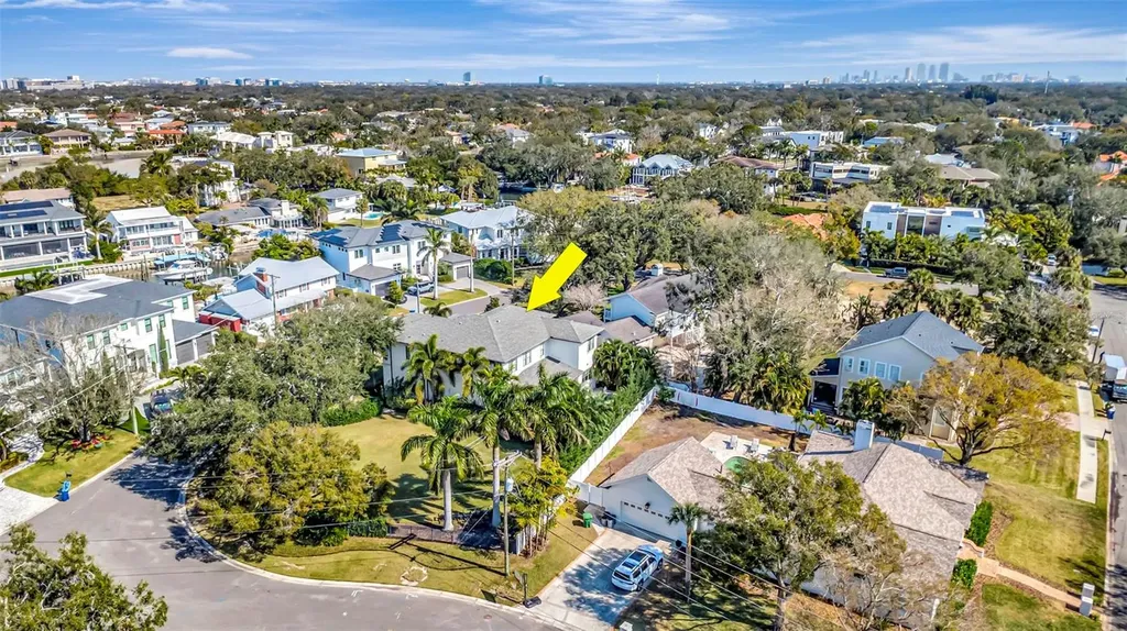 2501 S Dundee Street Tampa FL 33629