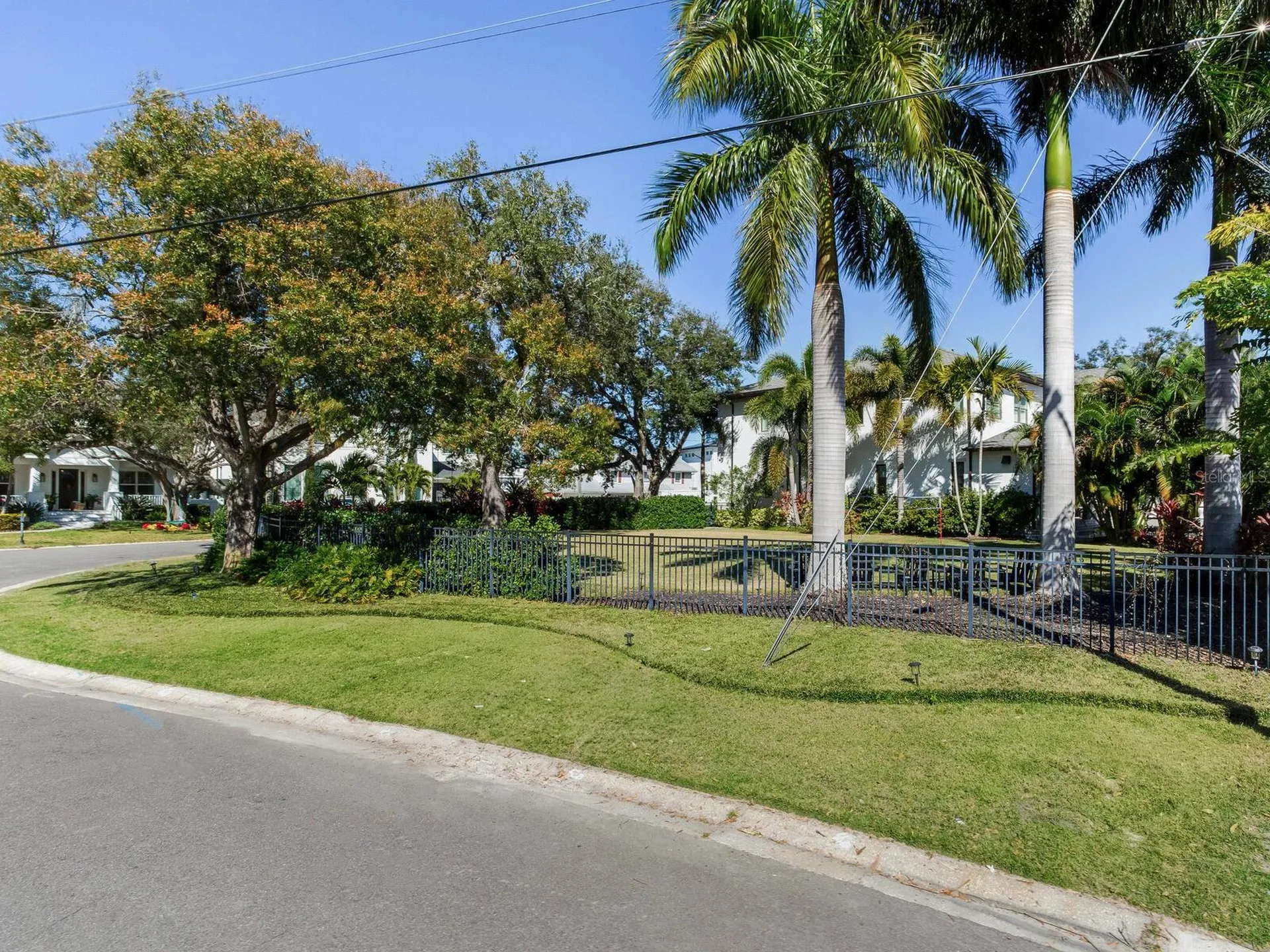 2501 S Dundee Street Tampa FL 33629