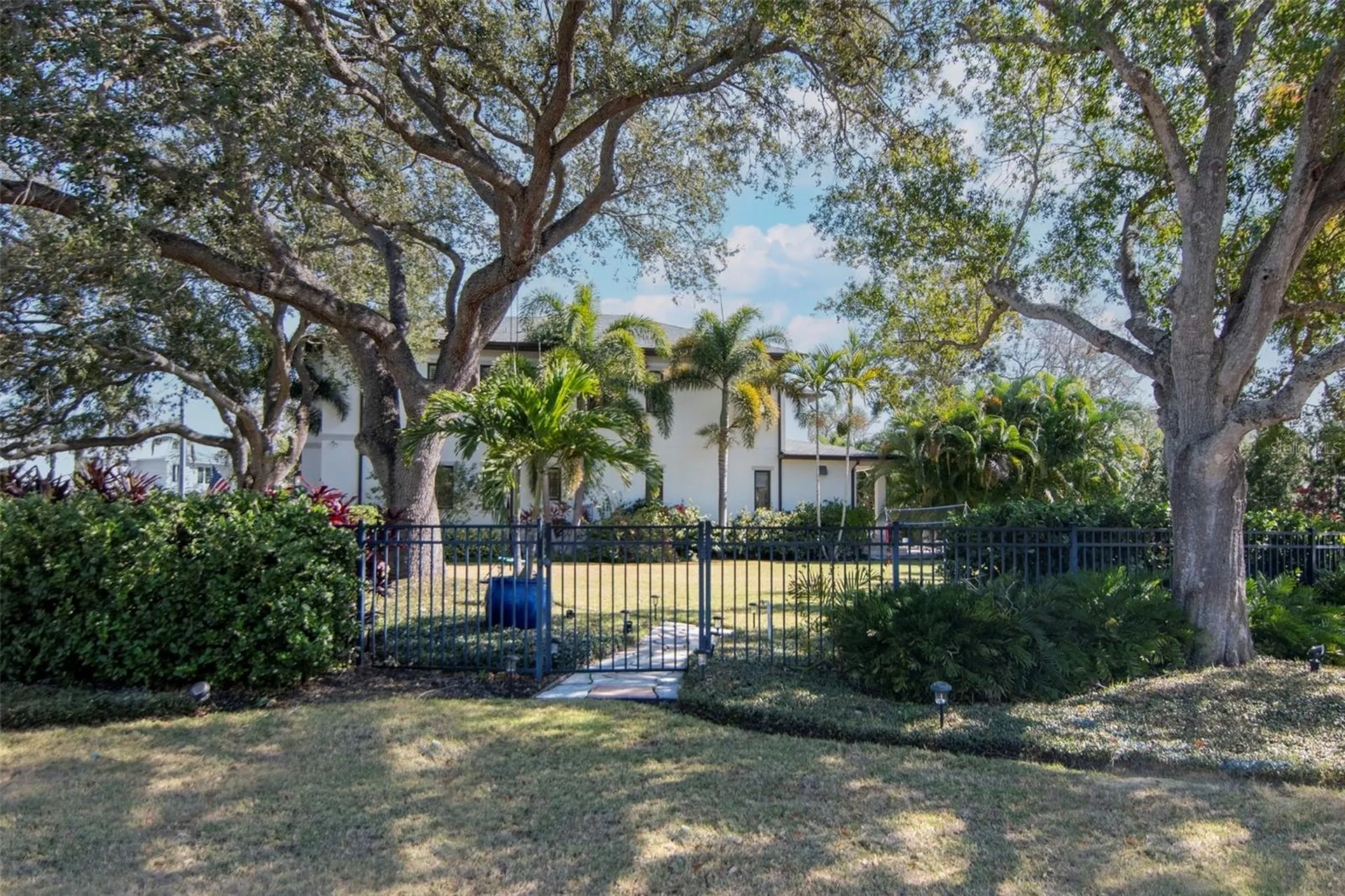 2501 S Dundee Street Tampa FL 33629