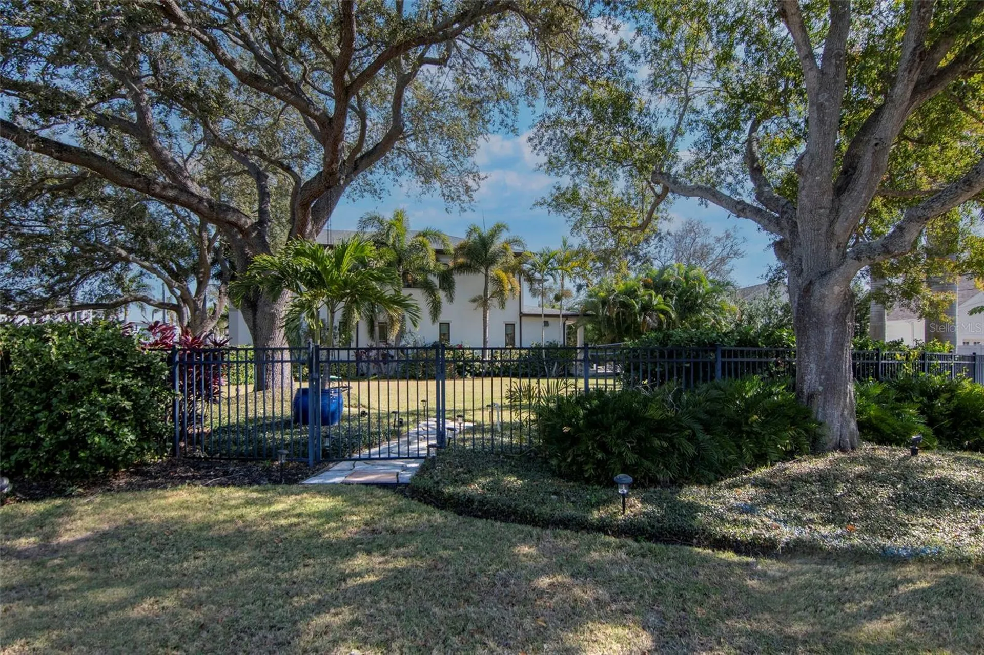 2501 S Dundee Street Tampa FL 33629
