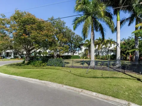 2501 S Dundee Street Tampa FL 33629