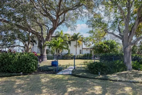 2501 S Dundee Street Tampa FL 33629