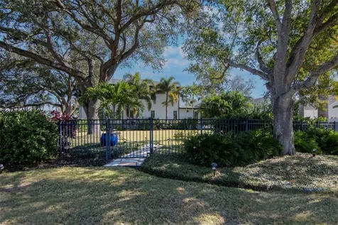 2501 S Dundee Street Tampa FL 33629