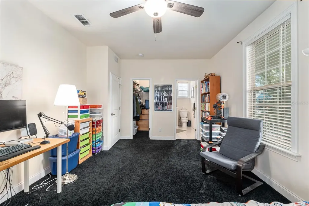 5034 NW 11th Place Gainesville FL 32605
