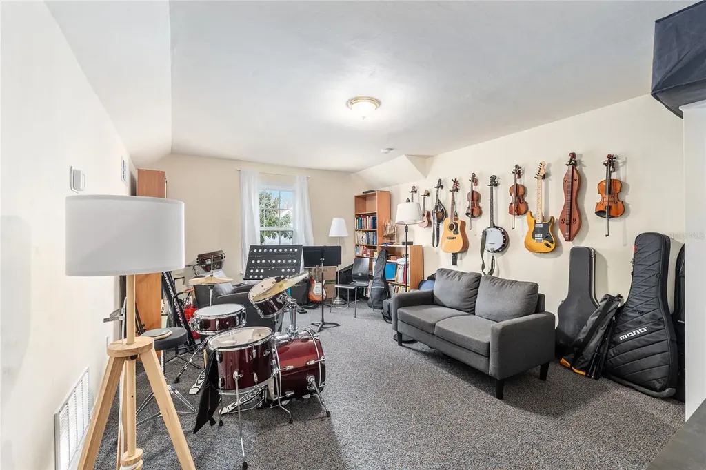 5034 NW 11th Place Gainesville FL 32605