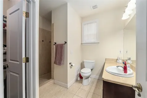 5034 NW 11th Place Gainesville FL 32605