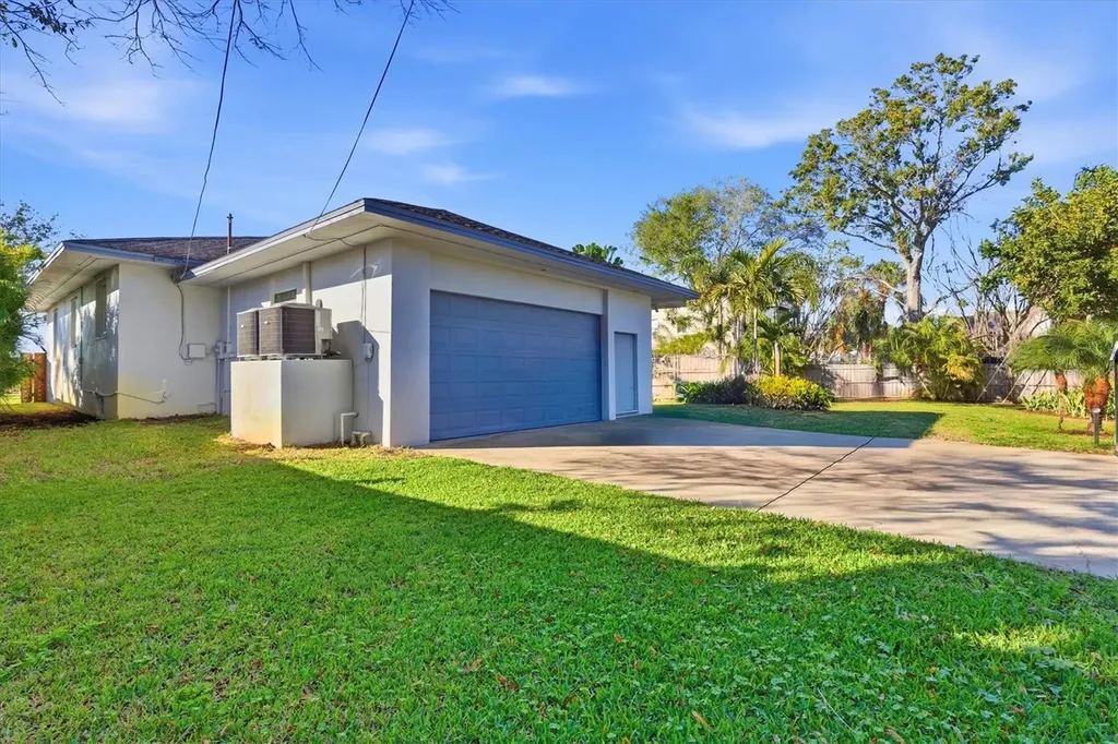 670 Sunset Drive S St Petersburg FL 33707
