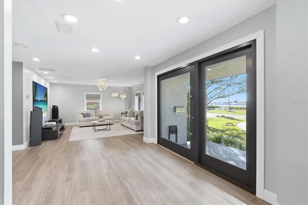 670 Sunset Drive S St Petersburg FL 33707