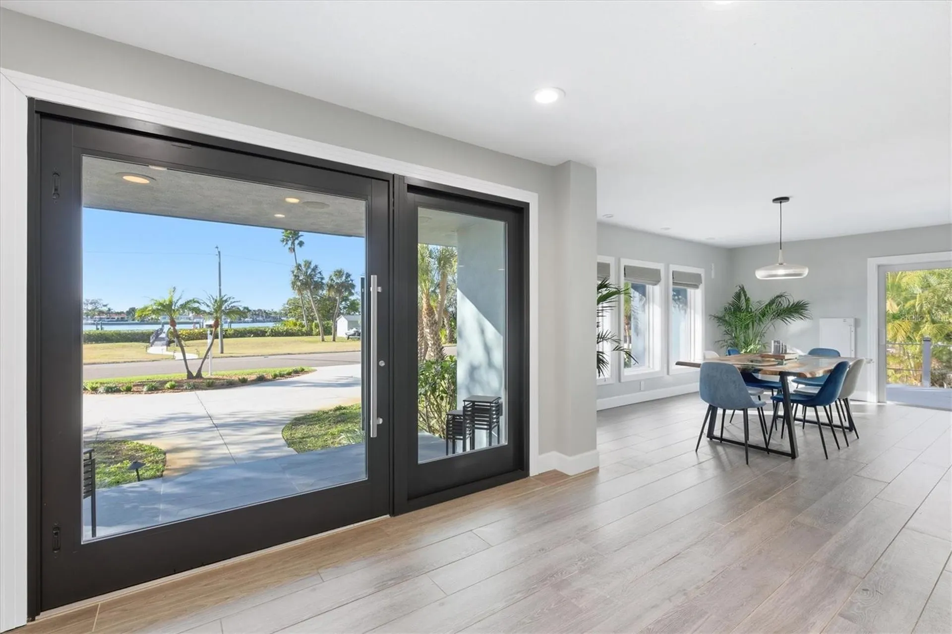 670 Sunset Drive S St Petersburg FL 33707