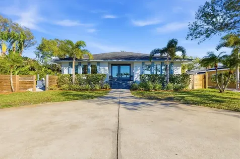 670 Sunset Drive S St Petersburg FL 33707