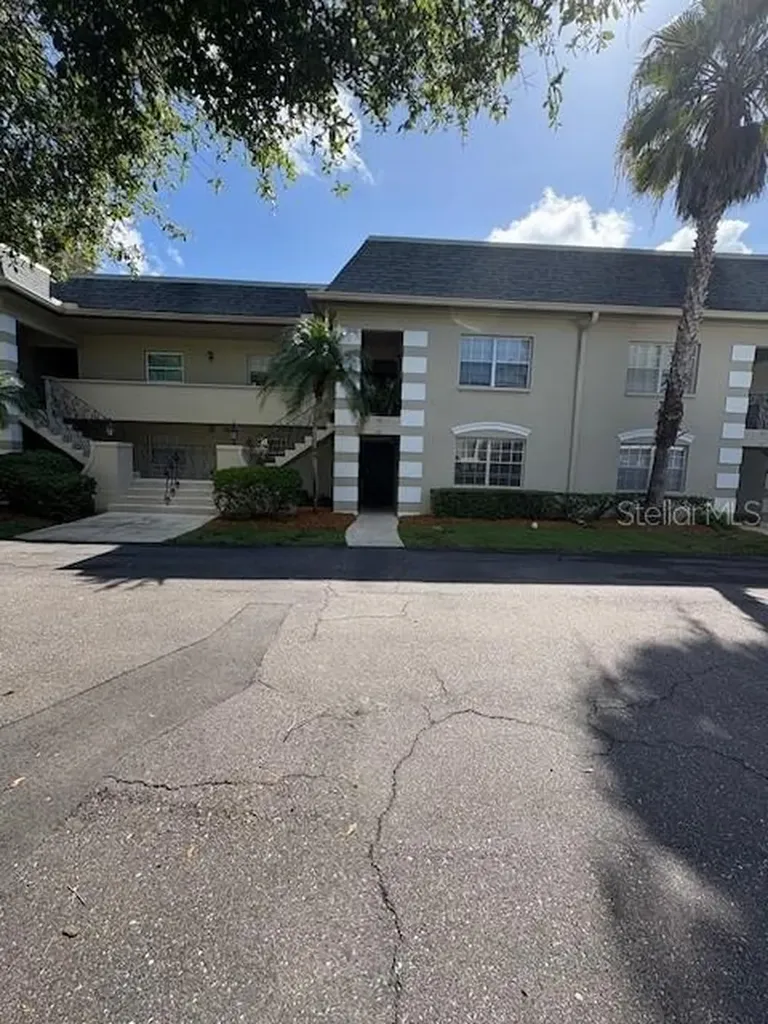 68 Country Club Drive Largo FL 33771