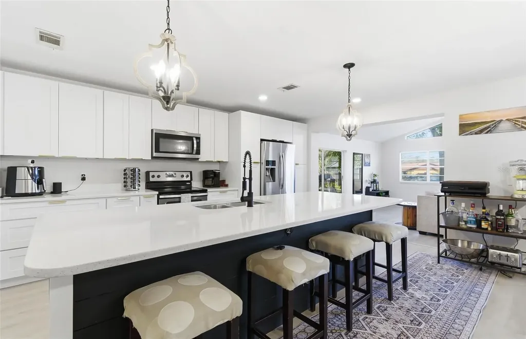 404 King Louis Court Seffner FL 33584