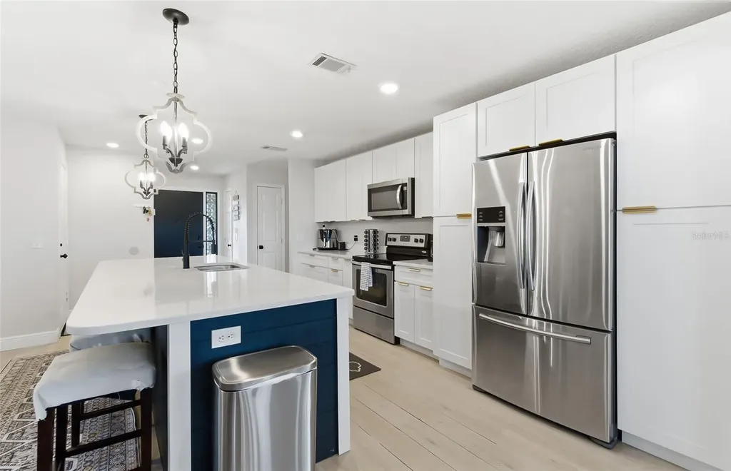 404 King Louis Court Seffner FL 33584