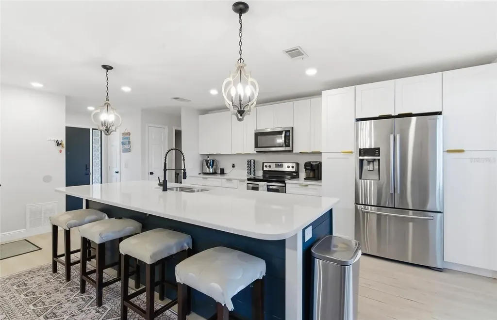 404 King Louis Court Seffner FL 33584