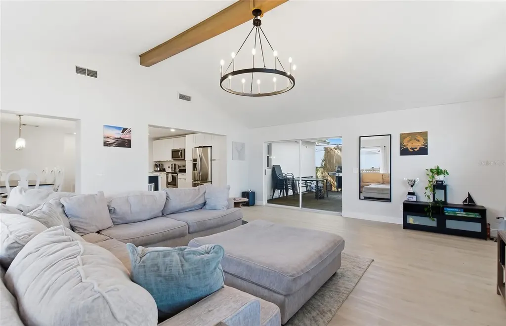 404 King Louis Court Seffner FL 33584
