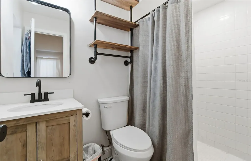 404 King Louis Court Seffner FL 33584