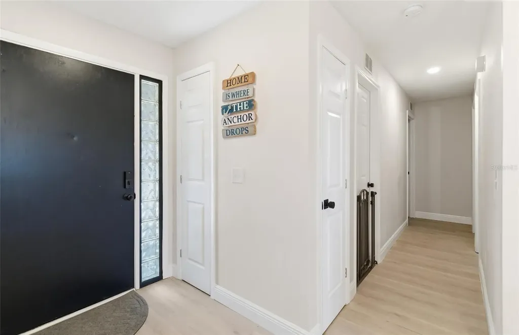 404 King Louis Court Seffner FL 33584