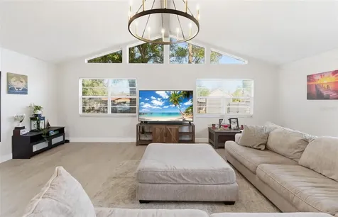 404 King Louis Court Seffner FL 33584
