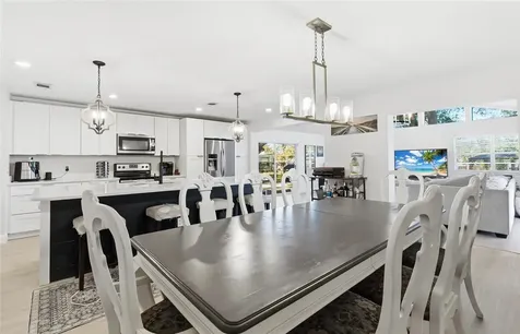 404 King Louis Court Seffner FL 33584