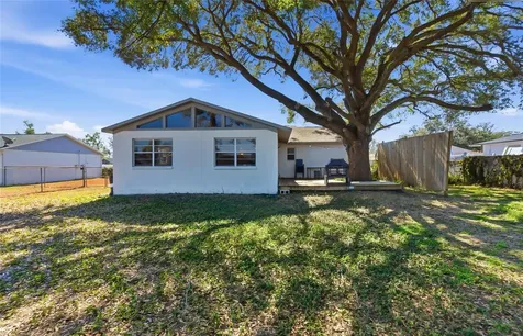 404 King Louis Court Seffner FL 33584
