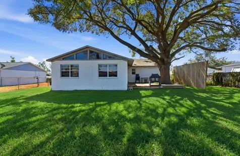 404 King Louis Court Seffner FL 33584