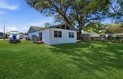 404 King Louis Court Seffner FL 33584