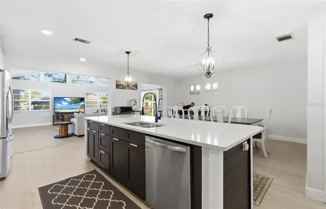 404 King Louis Court Seffner FL 33584
