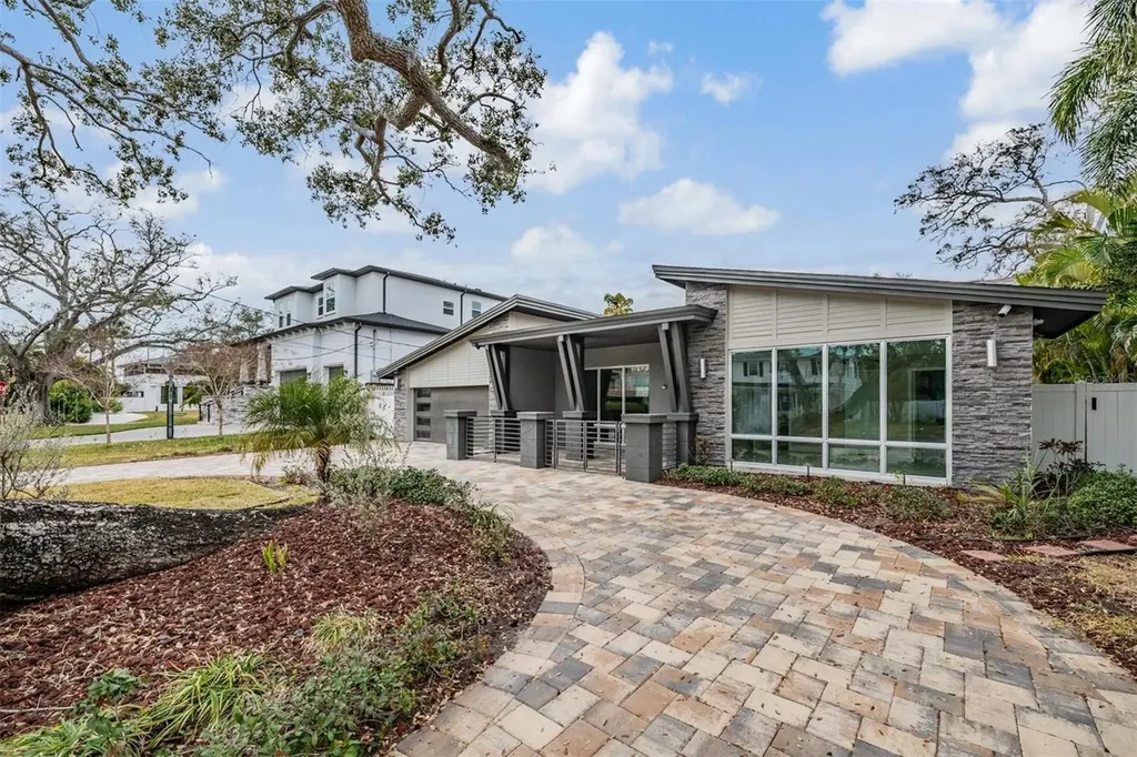 4909 W Dryad Street Tampa FL 33629