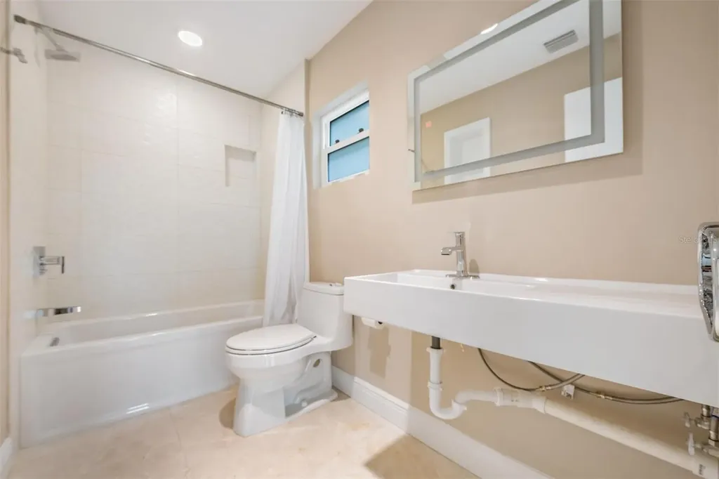 4909 W Dryad Street Tampa FL 33629