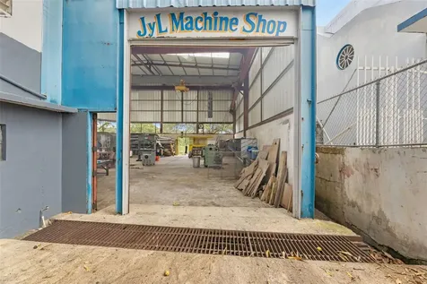 Carr #2 5 Locales Comerciales Bo. Algarrobo Vega Baja PR 00693