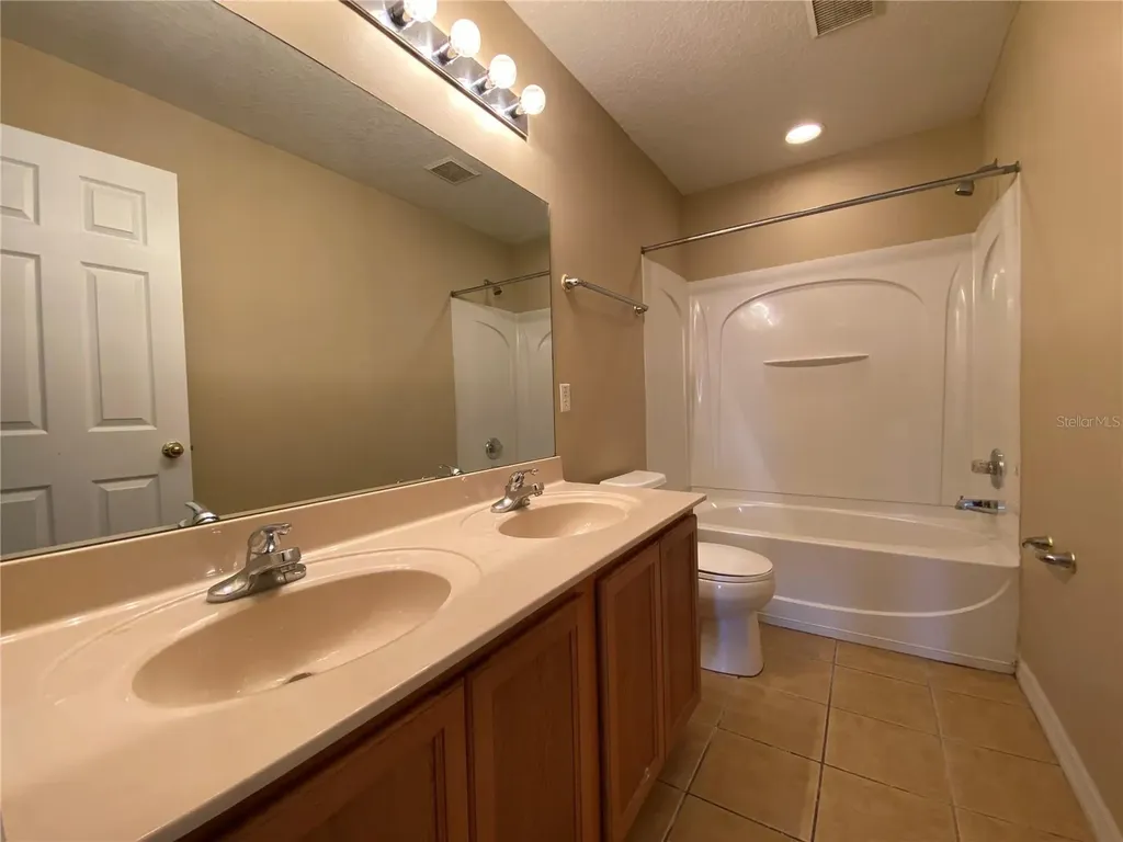 4678 Ross Lanier Lane Kissimmee FL 34758