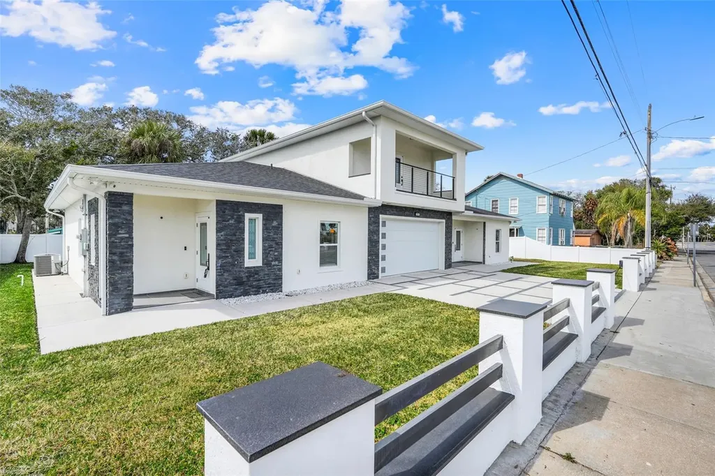 223 N Peninsula Drive Daytona Beach FL 32118