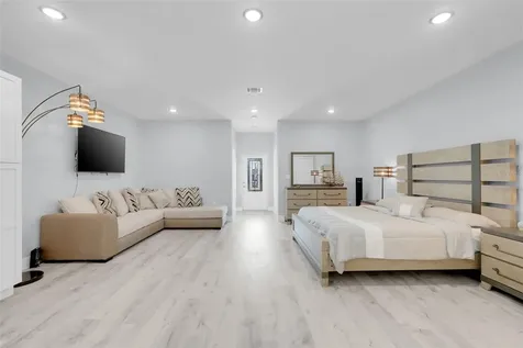 223 N Peninsula Drive Daytona Beach FL 32118
