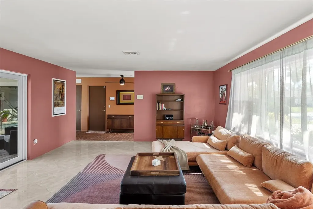 1191 87th Avenue N St Petersburg FL 33702
