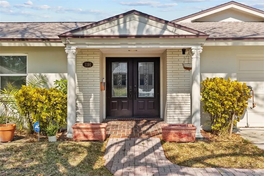 1191 87th Avenue N St Petersburg FL 33702