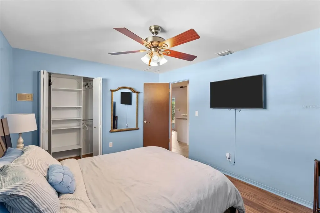1191 87th Avenue N St Petersburg FL 33702